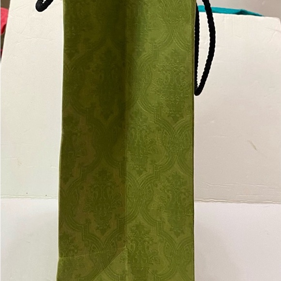 (SOLD) Lot of 2 Gucci Green Gift Bags - Picture 13 of 14